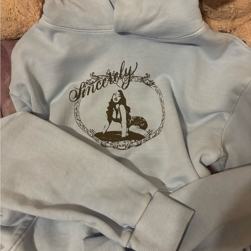 Kali Light Blue Hoodie with Graphic Print